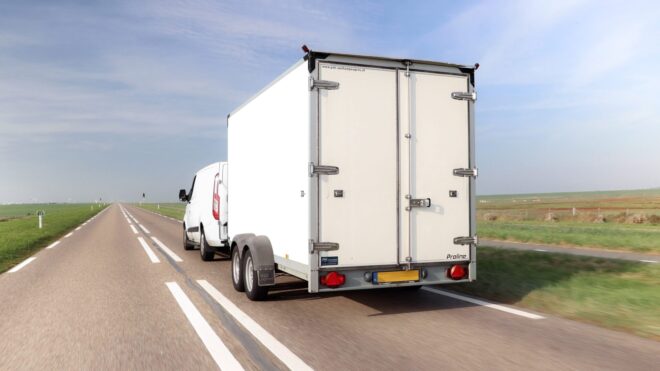 Veilig de weg op met een aanhanger: hier moet je op letten!