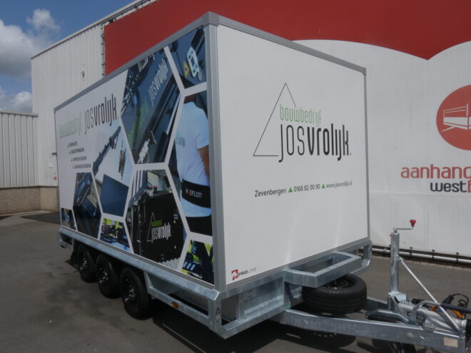 Gesloten machinetransporter